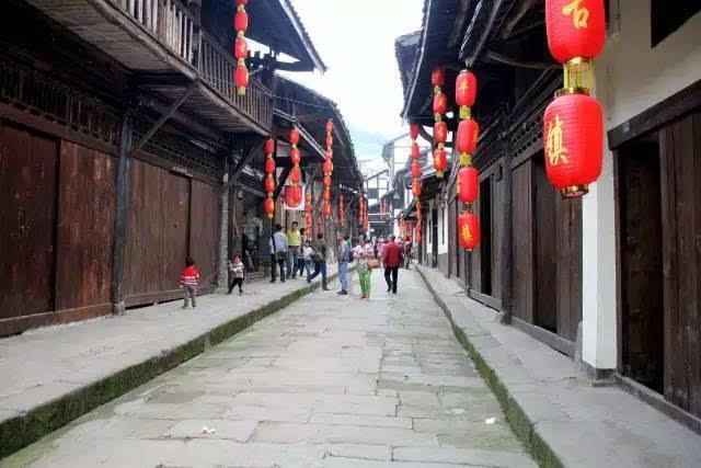 加央行连续四次维持利率不变 但降息之路已逐渐明晰